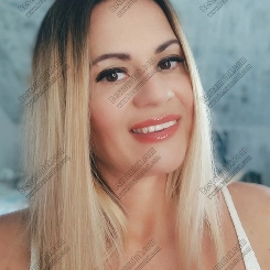 Lèna szilikonos szexpartner profilkép