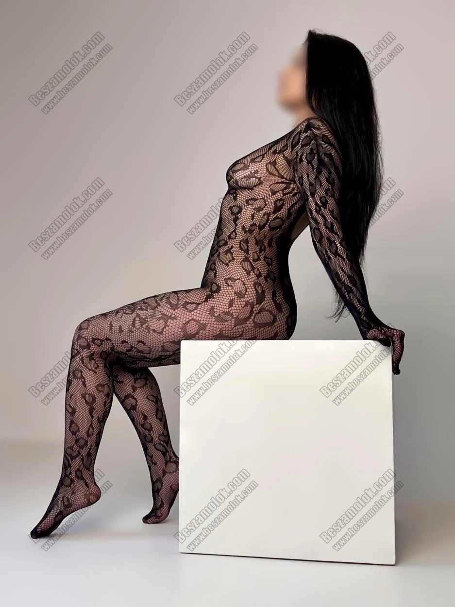 Zoé - +36 30 662 7641 - szilikonos csajok foto
